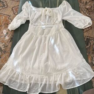 Little white dress - ties in back